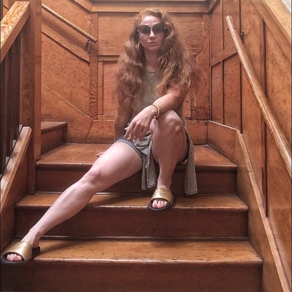 Hey PoshMarkers 👋 - Picture 7 of 8